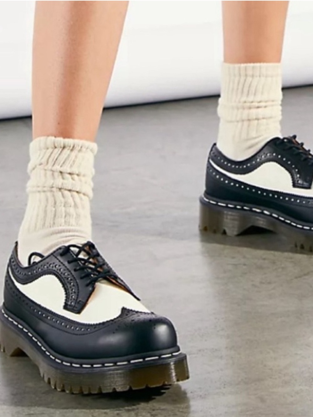 Dr. Martens 3989 Black White Wingtip Brogue Oxfords Spectator Shoes US 10L 9M